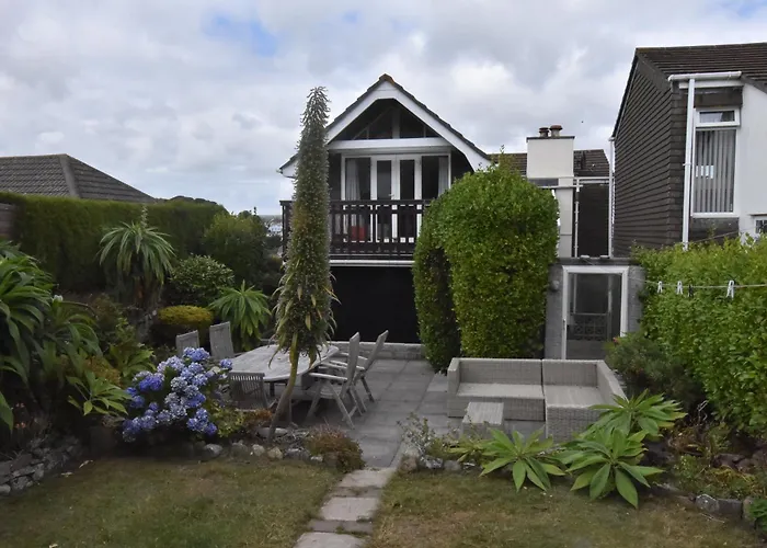 Family House - Breath Taking Views Over Mounts Bay