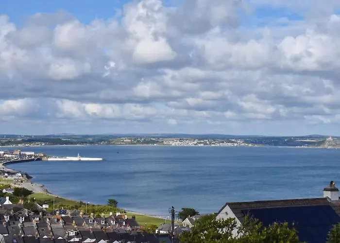 Family House - Breath Taking Views Over Mounts Bay