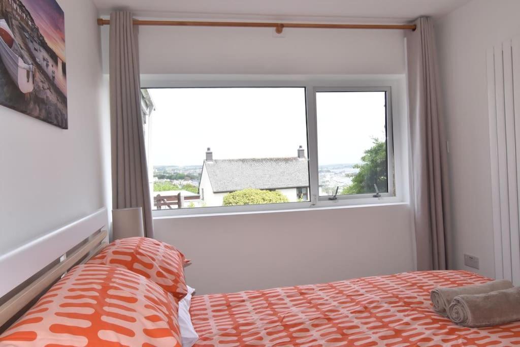 Family House - Breath Taking Views Over Mounts Bay Newlyn